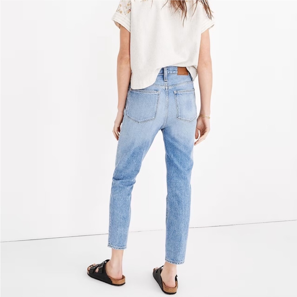 Madewell The Mom Jeans in Melva Wash Denim High Rise Tapered Blue Size 25